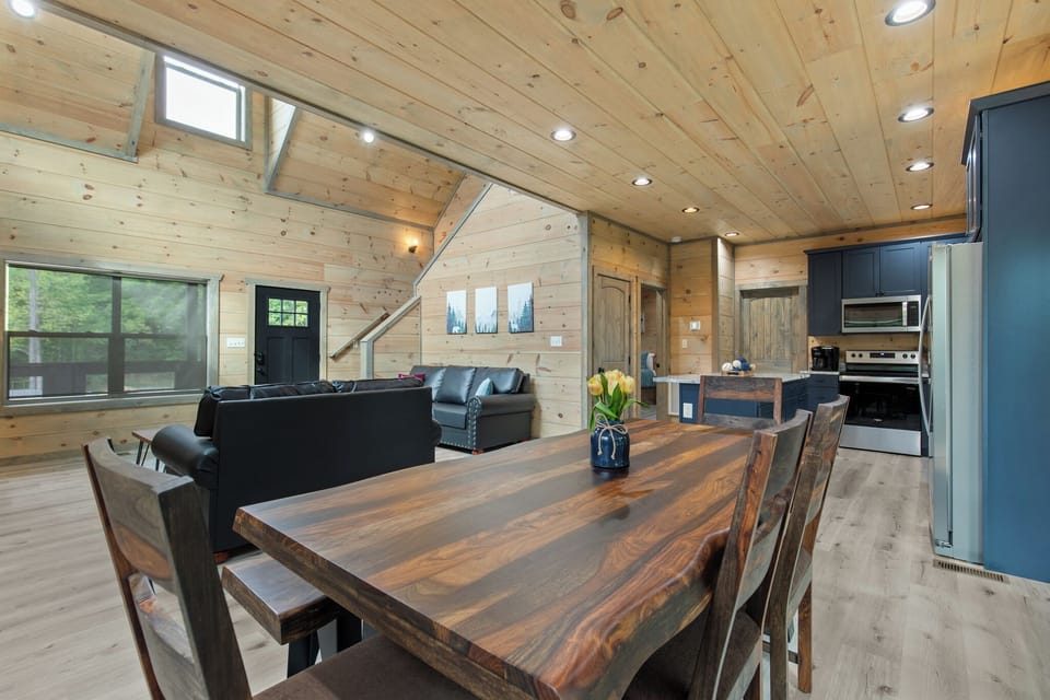 Open and Inviting Floor Plan