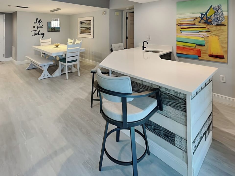 Dining + Bar Area