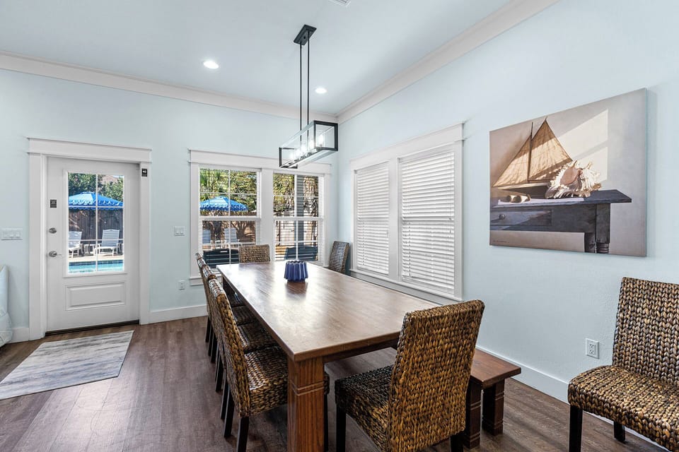 Serenity By The Sea Dining