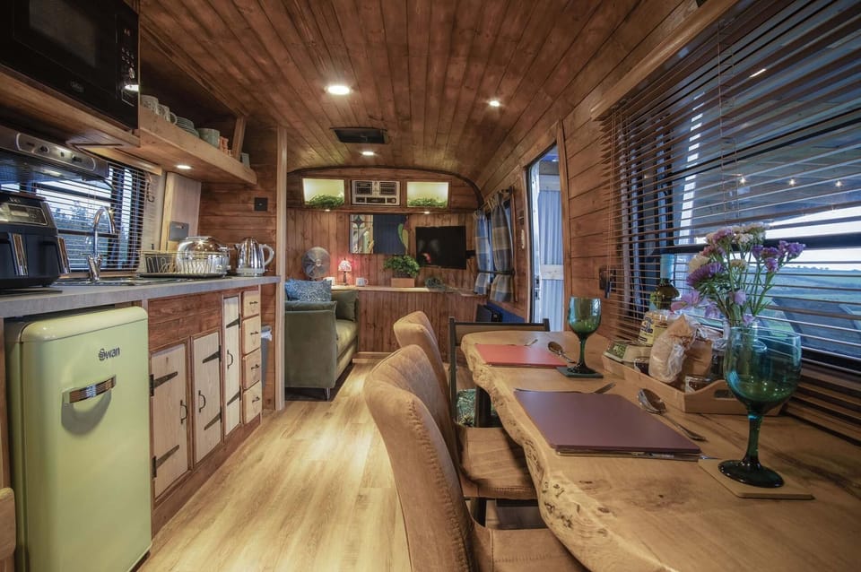 American Airstream - Blossom Farm - Tiers Cross (20687)