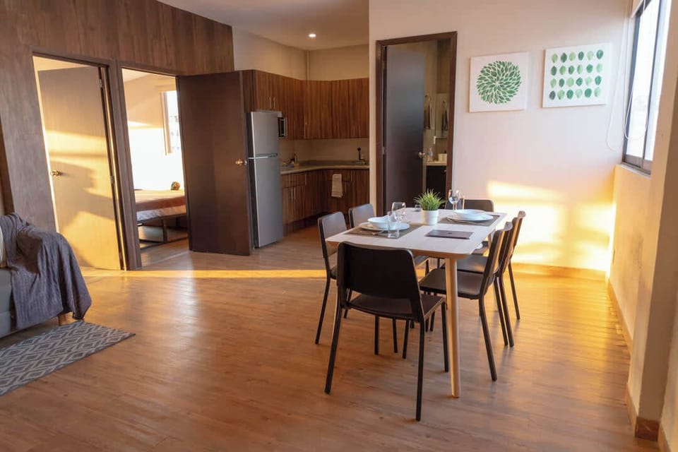 Kitchen & Dining Area