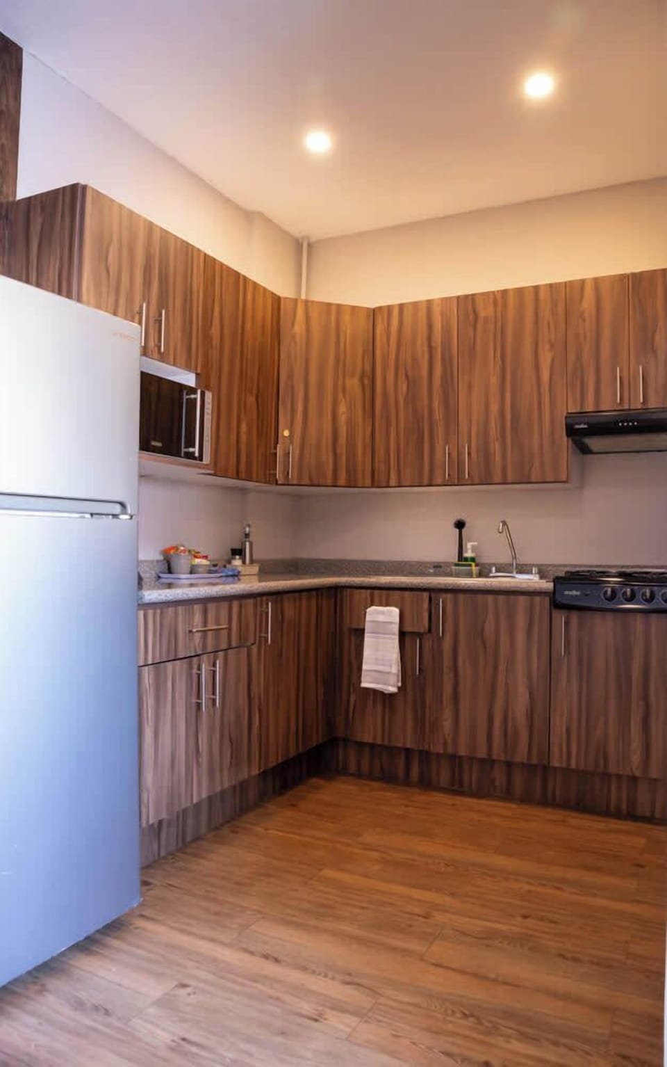 Kitchen & Dining Area