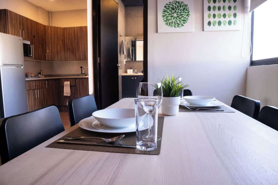 Kitchen & Dining Area
