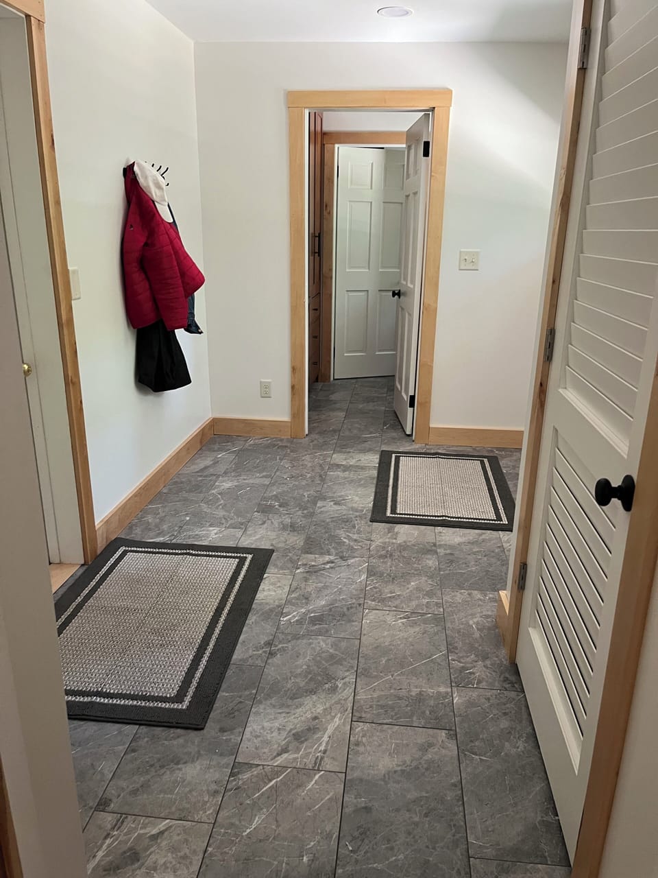 mudroom (main floor)