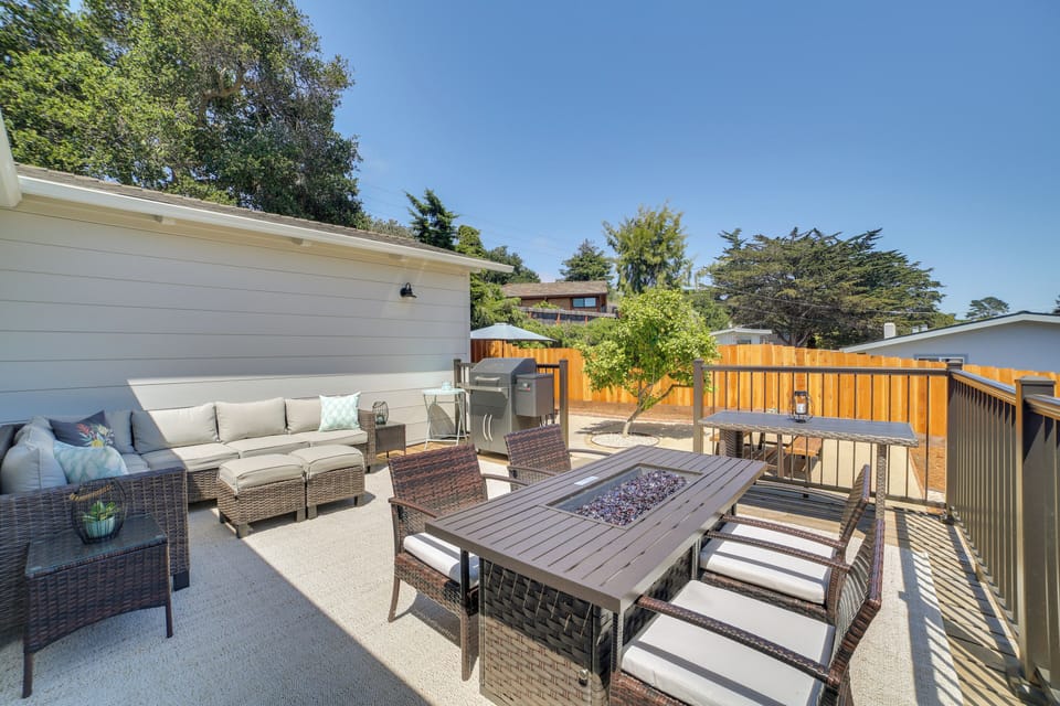 Deck | Grill | Tabletop Fire Pit | Outdoor Seating