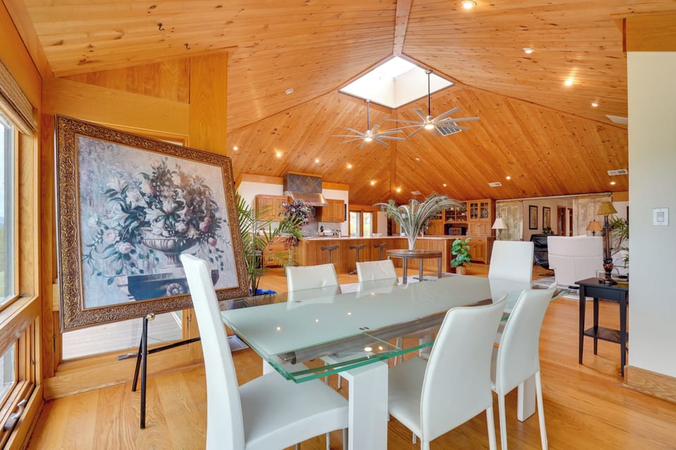 Dining Area | Dining Table | Dishware/Flatware