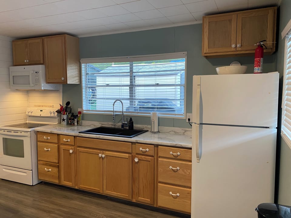 Kitchen is fully stocked for all of your cooking needs!