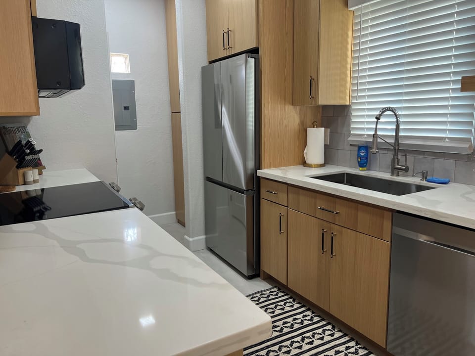 Modern and Fully Equipped