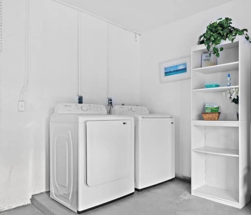 Brand new Full washer & dryer available for guests use (not shared!)
