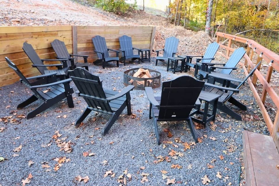 Gather round the campfire for S'mores, and heartwarming moments under the stars. It's just a few steps out the front door.