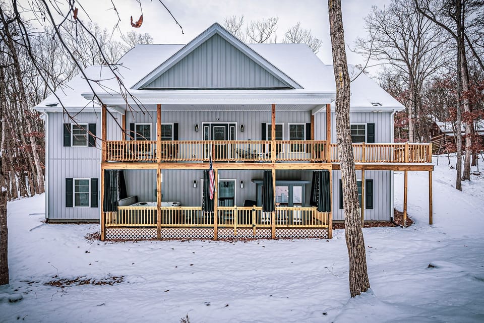 Embrace adventure at our sprawling mountain lodge in Massanutten Resort! 