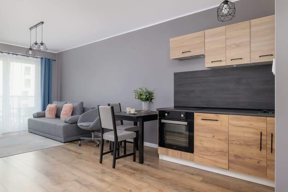 Modern, fully equipped kitchenette. 
