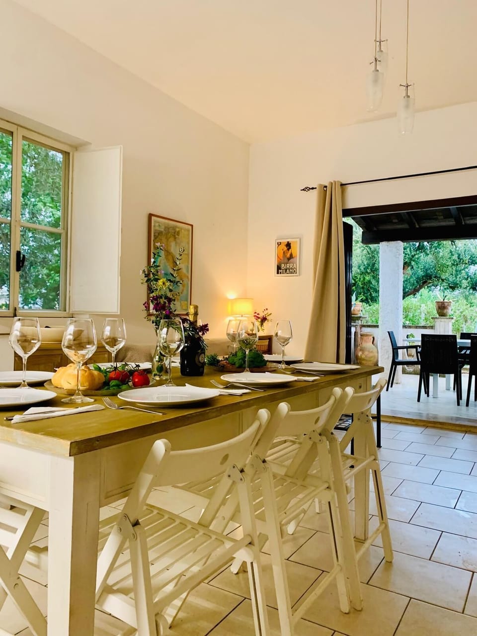 A perfect space to dine together, inside or outside. Seats 8.