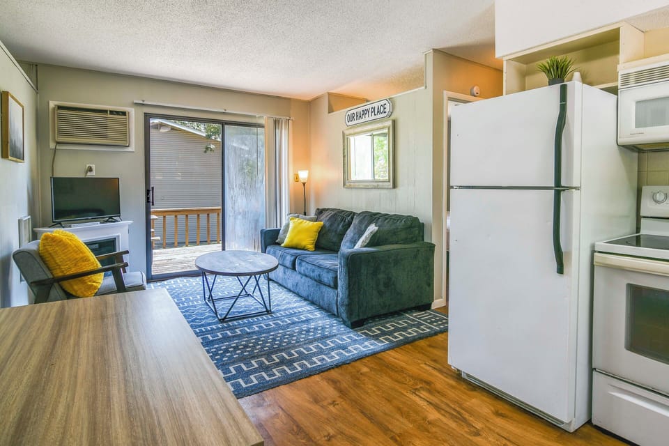 Kimberling City Vacation Rental | 3BR | 1BA | Step-Free Access | 500 Sq Ft