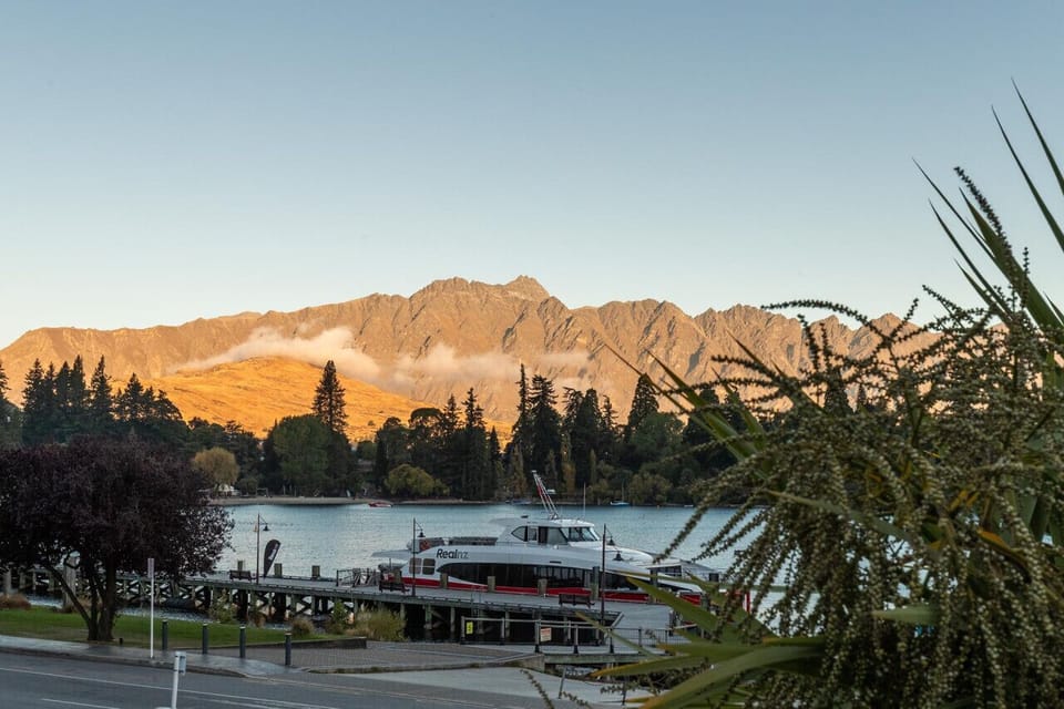 Q1 is located directly opposite the wharf at the start of Lake Esplanade