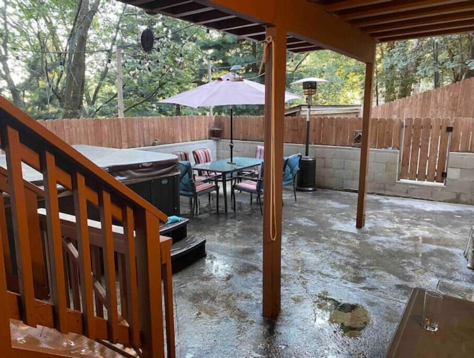 Outdoor private patio for guests