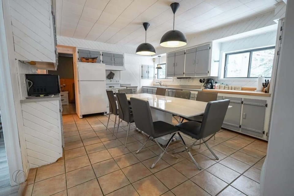 Cuisine + table à manger