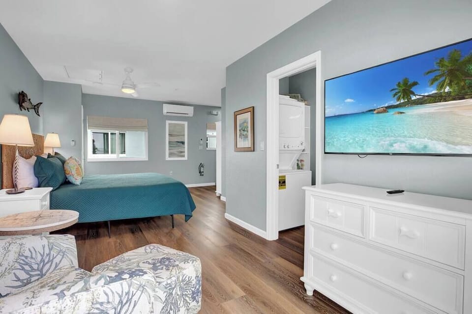 Master Bedroom with Full Bath with washer/dryer