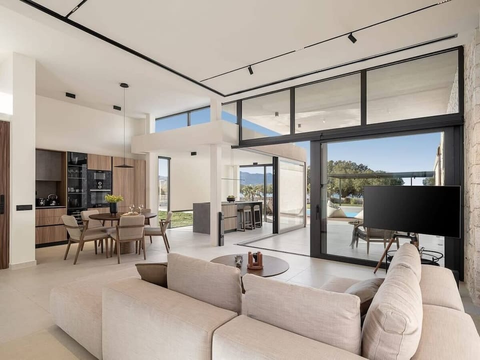 Open-Plan Living, Dining, and Kitchen Space with Luxury and Panoramic Views