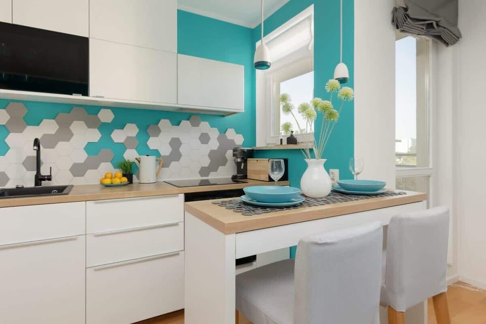 Modern, fully equipped kitchenette. 