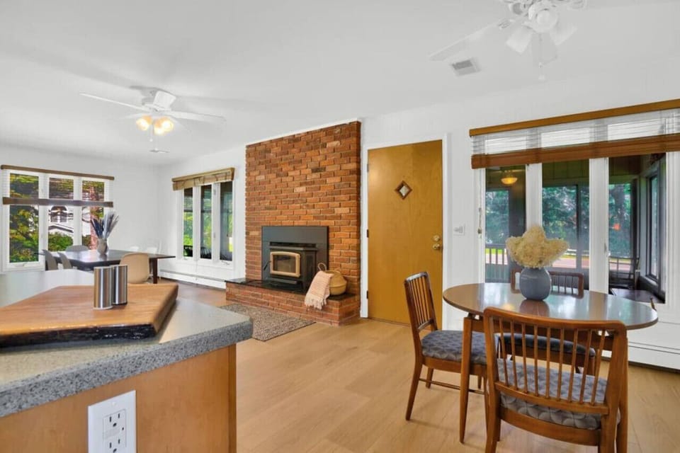 Relax and reconnect with friends and family while enjoying dinner!