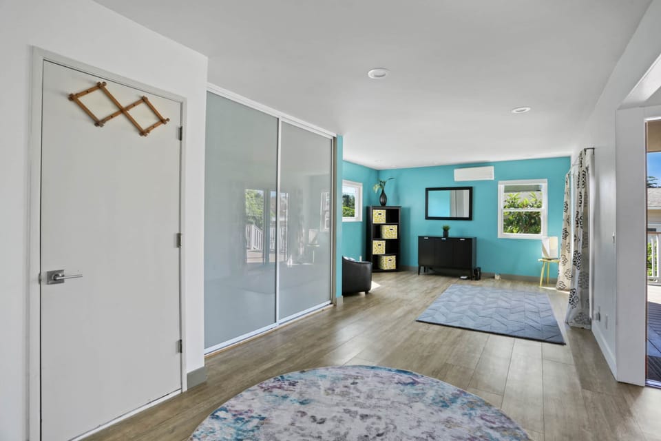 Additional Living Room (1)