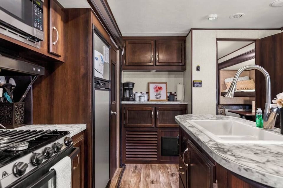 Spacious good prep/cooking area