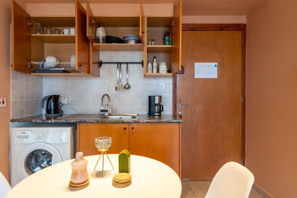 Full Kitchen