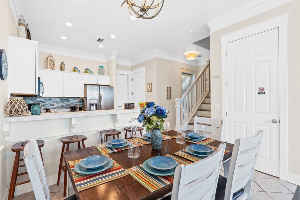 Kitchen for comfortable seating for 6 people, also available is a high chair
