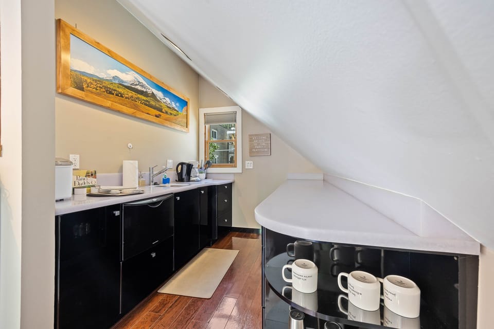 006 DahlCottage