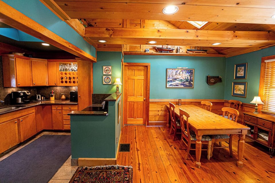 Dining room/kitchen