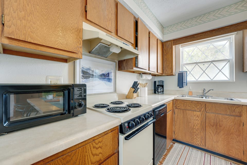 Kitchen | 1st Floor | Dishwasher | Coffee Maker | Cooking Basics