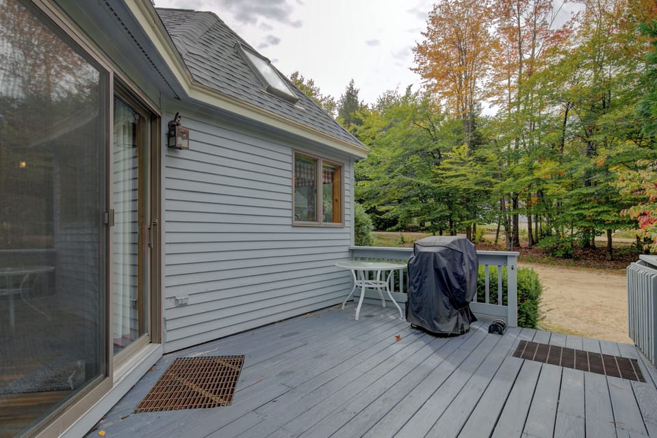 Front deck with grill