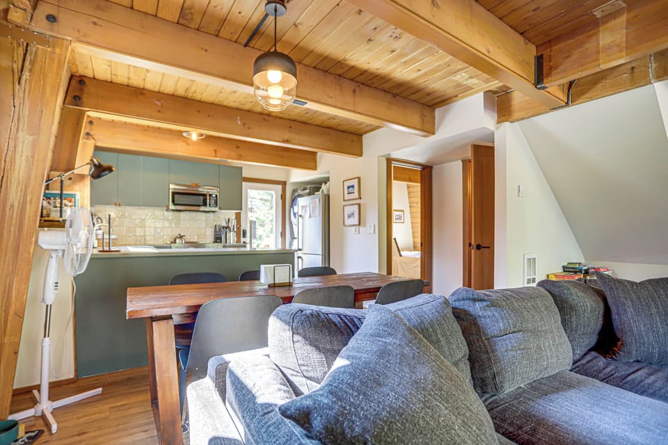 The Bow Roof Cabin Great Room
