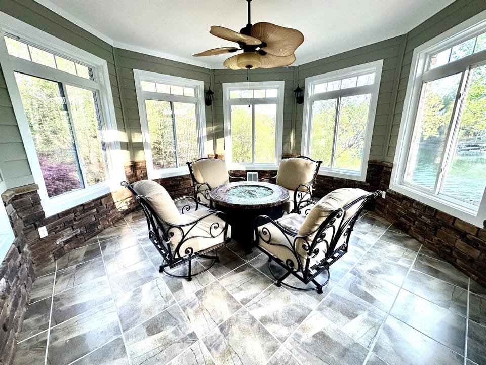 sunroom off kitchen