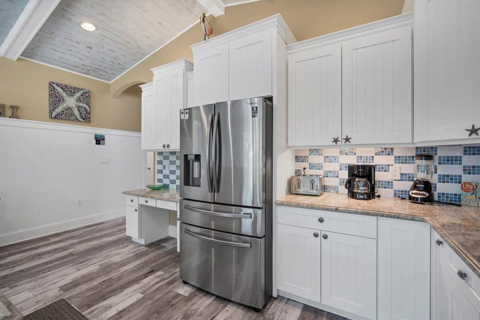 Kitchen Stainless steel appliances