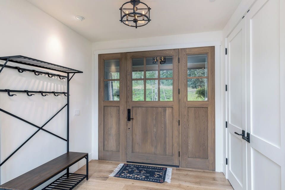 Entry level mud/coat room.