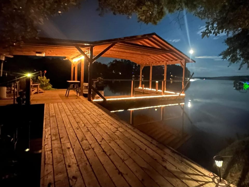 40 foot dock 2 covered slips