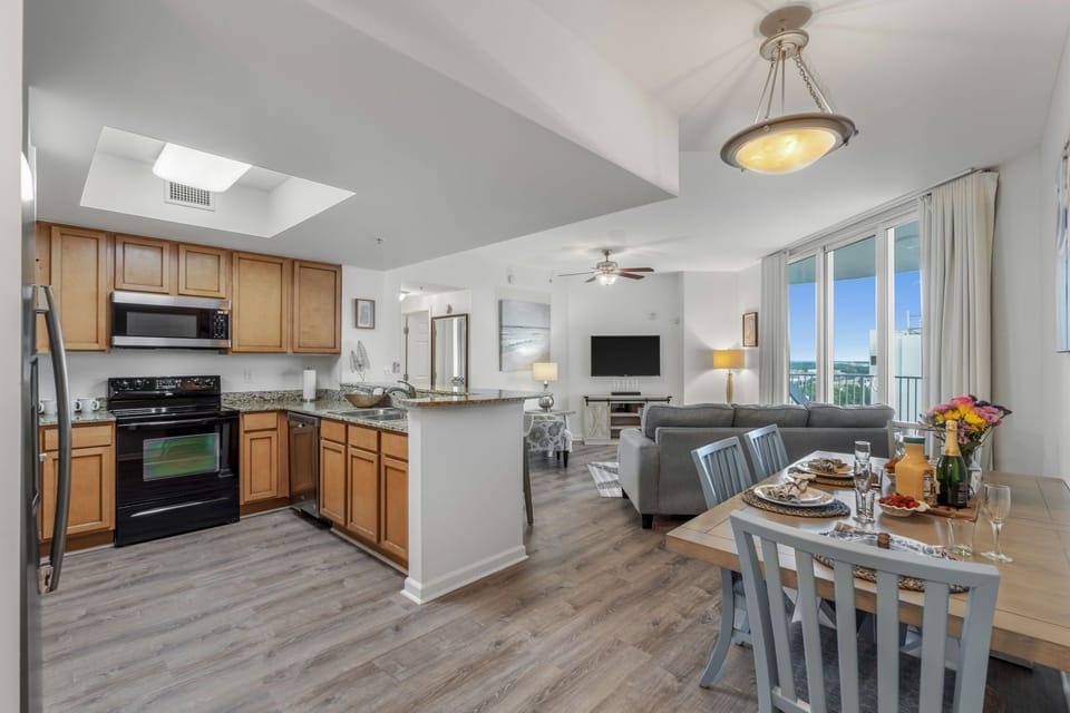 Spacious Kitchen, Outfitted with all the comforts of home. 