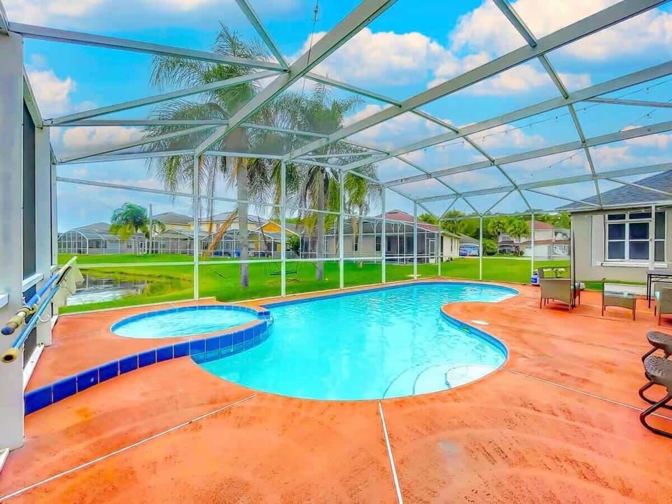 Enjoy leisurely days by our beautiful pool with panoramic lake views, ideal for cooling off and relaxing in style.