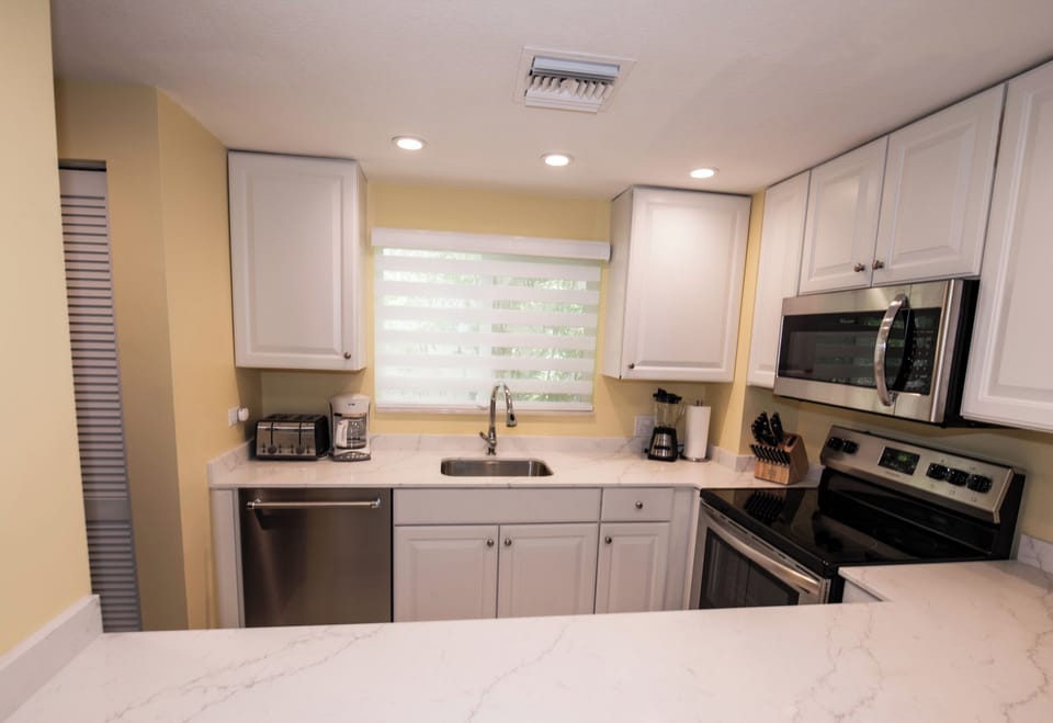 Kitchen Dishwasher Refrigerator Electric Stove Microwave Blender Toaster Coffee 