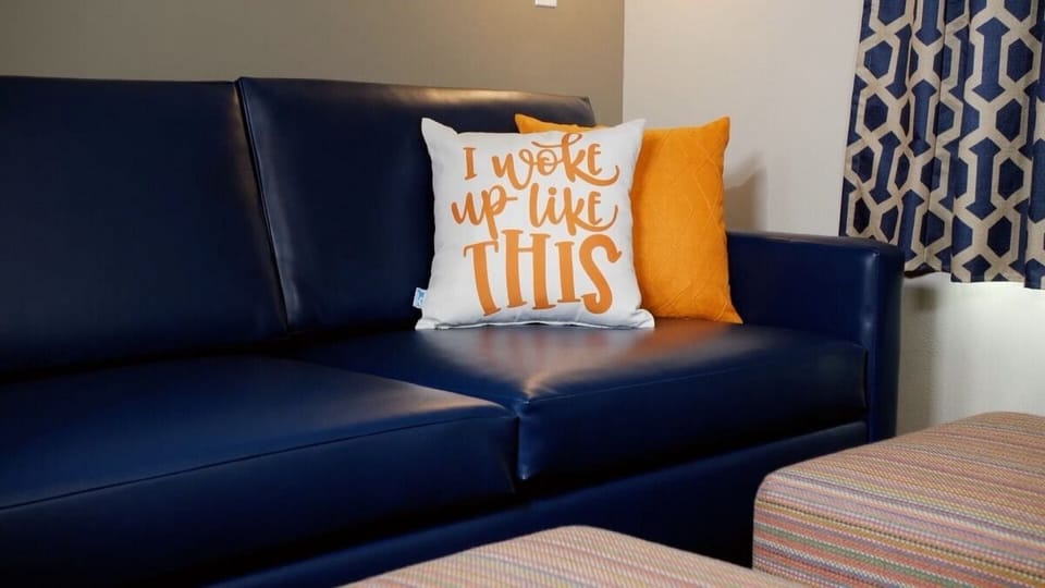 Kick back on the modern sofa for late-night chats.