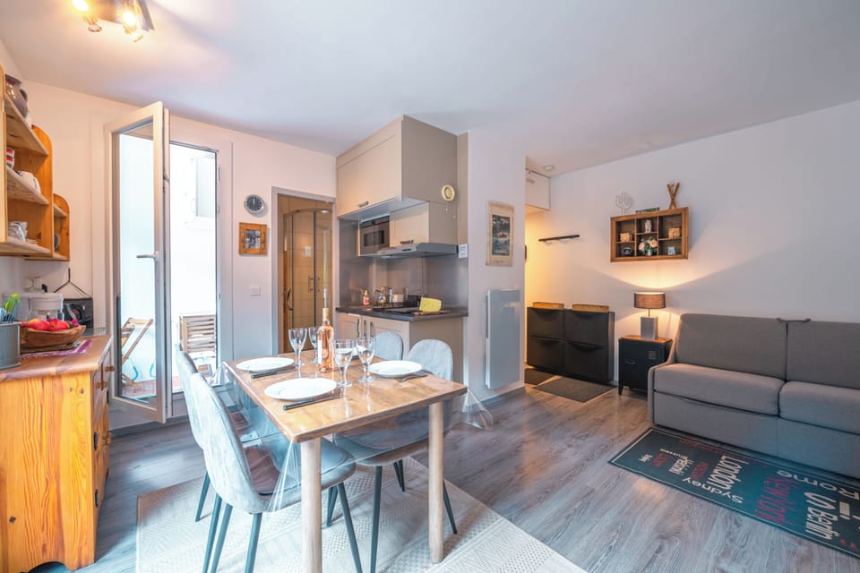 Kitchen and dining area