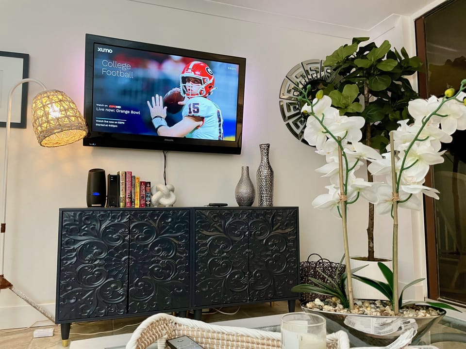 Cable TV and high speed WIFI included