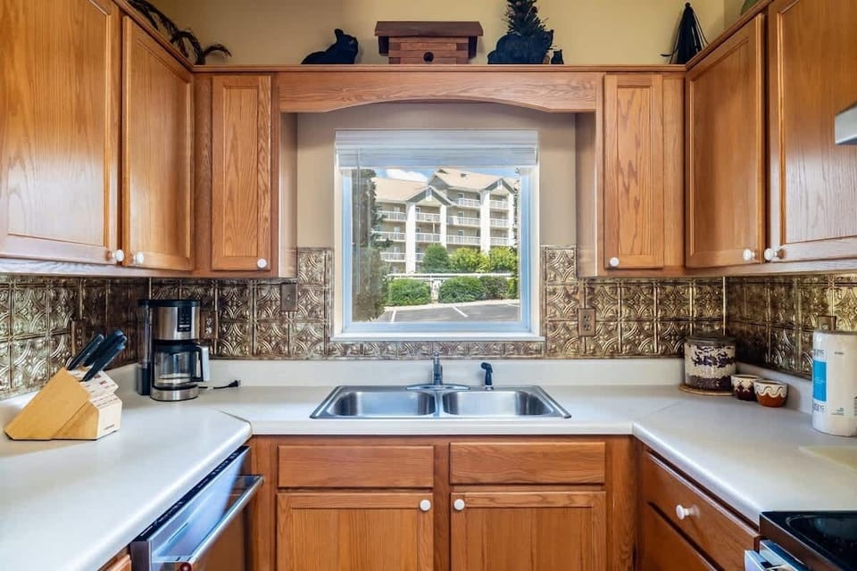 Your kitchen comes fully equipped for all your culinary needs, whether you're whipping up a quick breakfast or preparing a gourmet dinner.