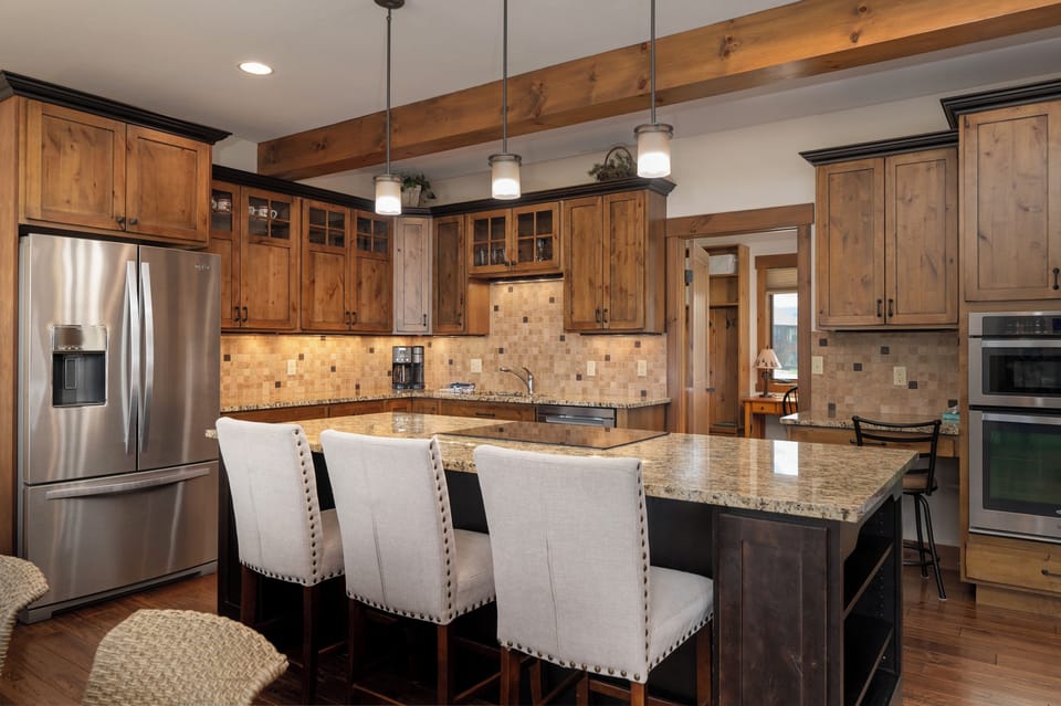 Fully stocked kitchen to prepare a large family meal!