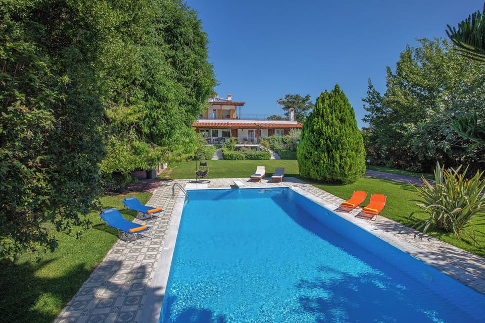 Garden and swimming pool
