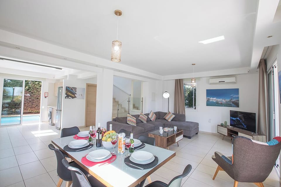 Open Plan ground floor living room, kitchen and dining area