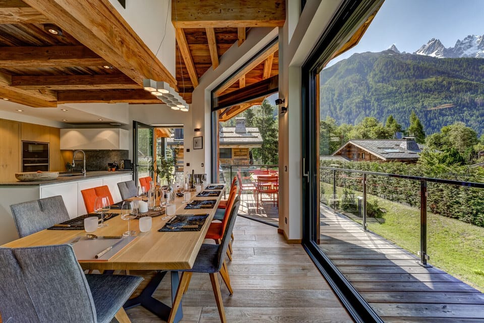 Wrap-around glass-sided balcony