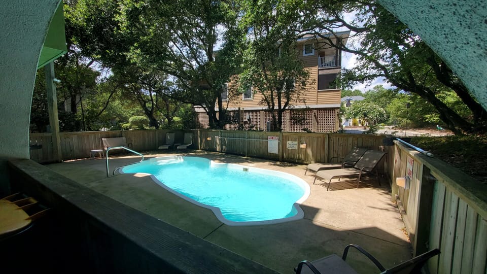 Pool (heating optional) Open late Mar - Mid Nov 